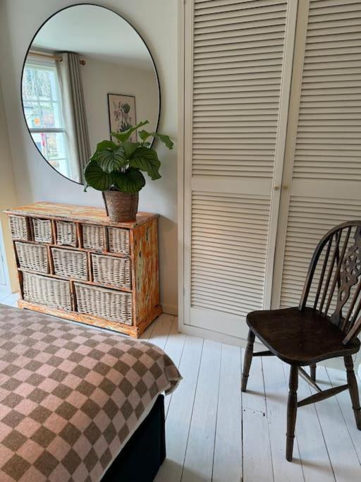 Spring Crescent Cottage In Rye Exterior photo